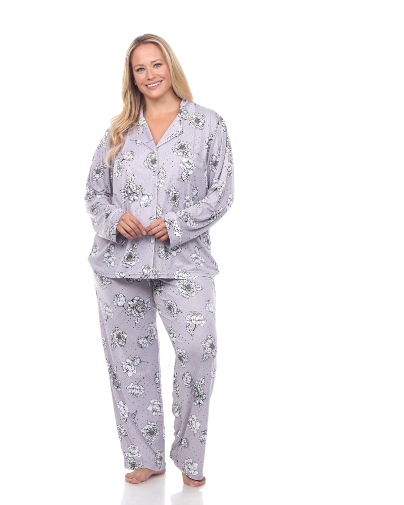 Front of a model wearing a size 2X Long Sleeve Floral Pajama Set in Grey by White Mark. | dia_product_style_image_id:247642